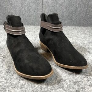 JC Ankle Booties Womens Size 8.5 Black‎ Faux Suede Buckle Low Heel Boots